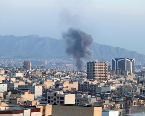 US and Israel Start Bombing Iran in New War