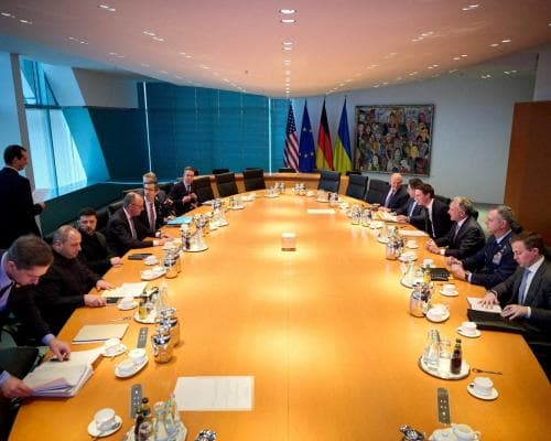 Ukraine and the US keep talks in Berlin after Ukraine drops NATO hopes