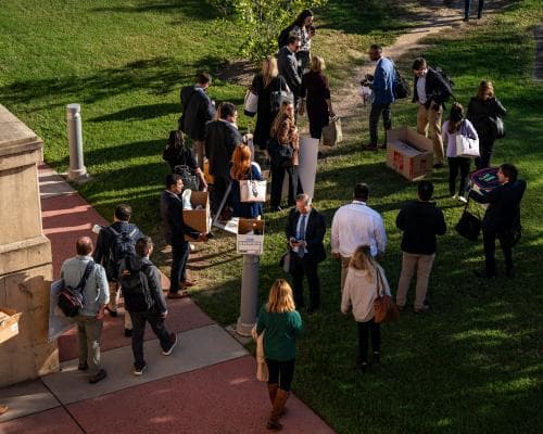 Trump‑favored Bloggers Take Over Pentagon Press Corps