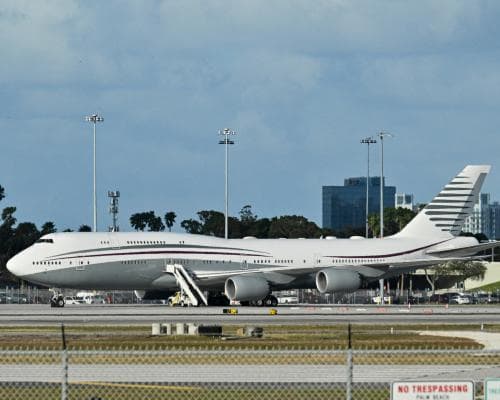 Qatar Gifts Trump a $400 Million Plane – Expected Delivery in Summer