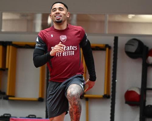 Gabriel Jesus says Arsenal are getting closer to winning trophies and he wants to stay