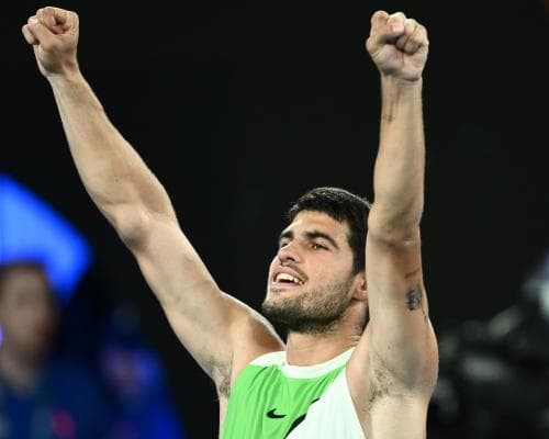 Alcaraz Beats De Minaur to Reach Australian Open Semifinals