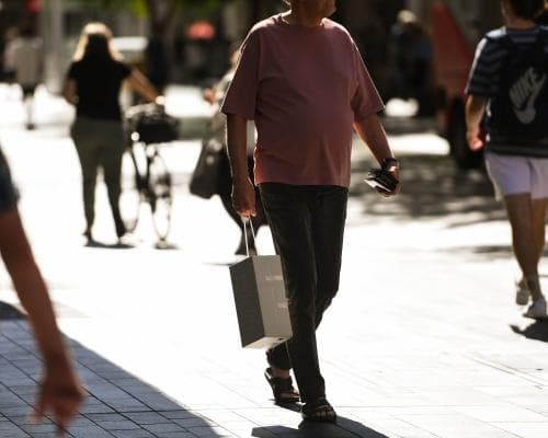 Australians to spend $1.6 bn on Boxing Day, regulator warns about deceptive sales