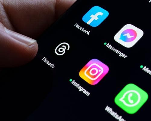 Under‑16 Social Media Accounts Shut Down as Australia’s New Ban Begins