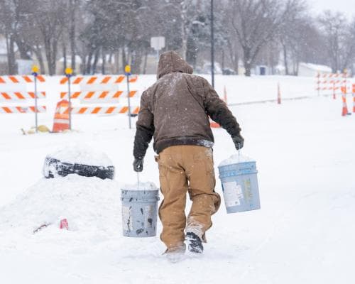 Winter Storm Fern: Three Dead in NYC, Widespread Power Outages