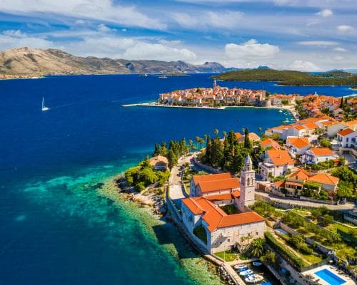 Book a UK Holiday Package and Pay with Credit Card for Extra Safety