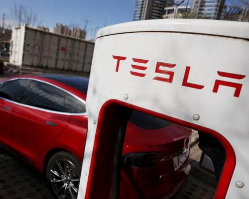 Tesla Stops Making Model S and X Cars to Focus on Robots