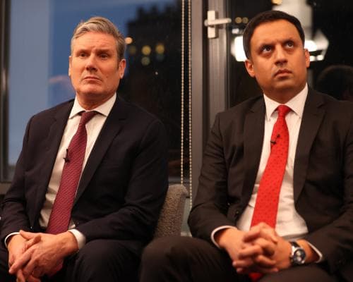 Labour Leader Sarwar Urges UK PM Starmer to Step Down Ahead of Scottish Election