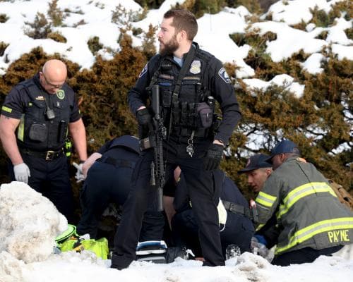 Federal Officers Blocked Doctors From Reaching ICE Shooting Scene, Witnesses Say